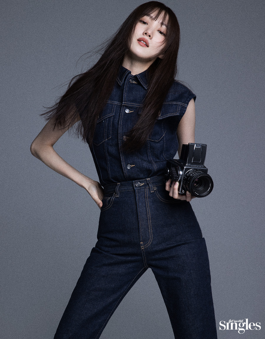 이성경이 알리이아를 착용하고 촬영한 싱글즈 화보